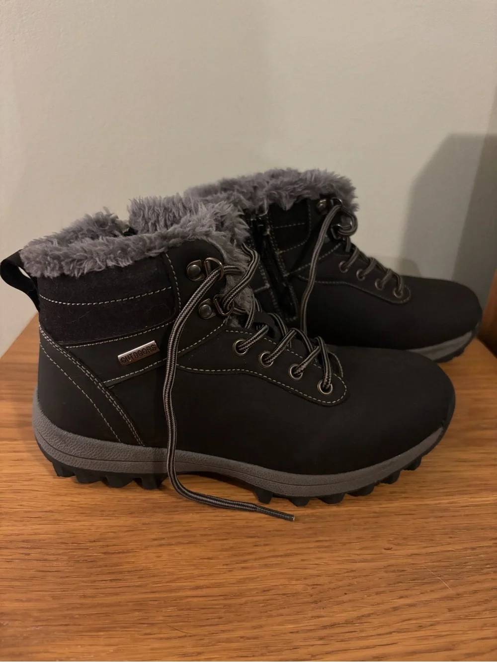 Mishansha Kids Outdoor Black Ankle Boots Hiking Walking Size 35 Kids 3.5 Faux